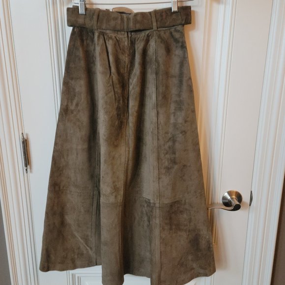 The Olde Hide House Suede skirt - Picture 2 of 10